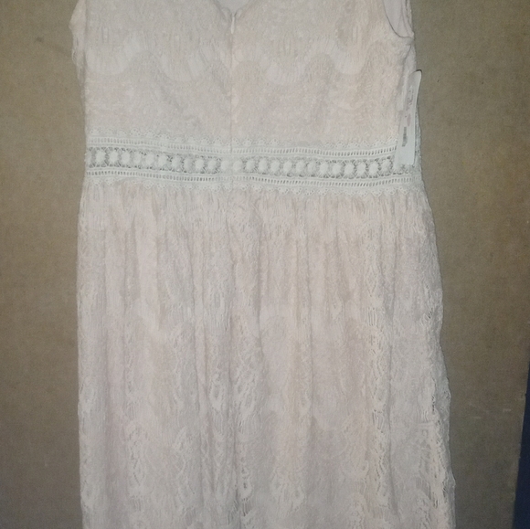 Dress - Picture 4 of 4